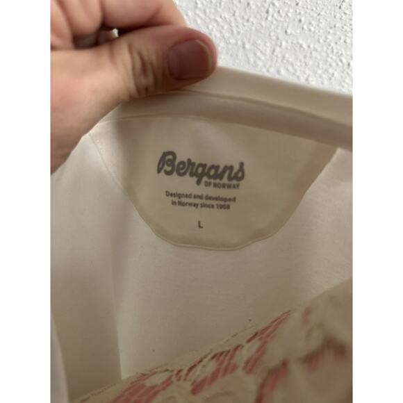 NWT Bergans of Norway Organic Cotton Women's Sz L White/Aluminum Classic W Tee - Picture 4 of 8